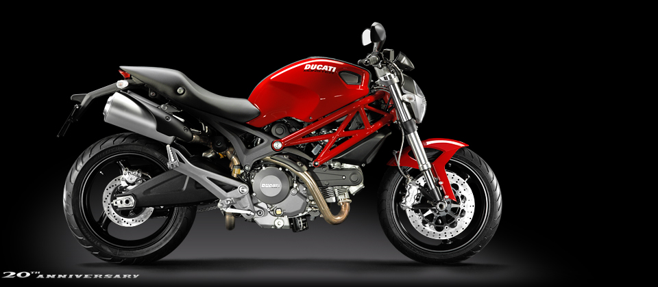 Model-Page_2013_M795_01_red_960x420